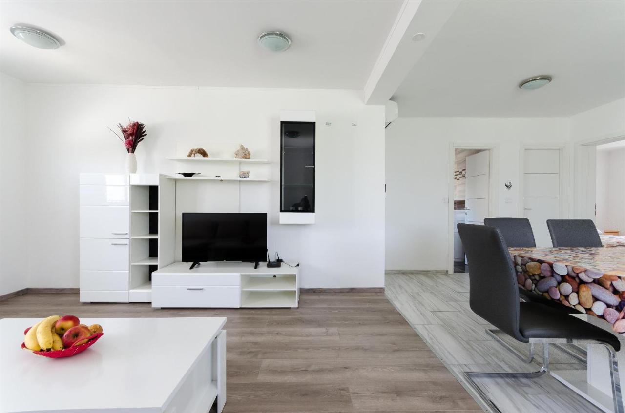 Apartments Ester Lopar Zewnętrze zdjęcie