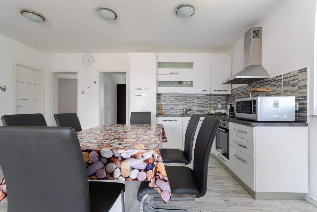 Apartments Ester Lopar Zewnętrze zdjęcie