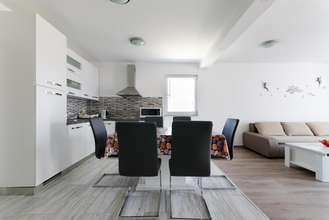 Apartments Ester Lopar Zewnętrze zdjęcie
